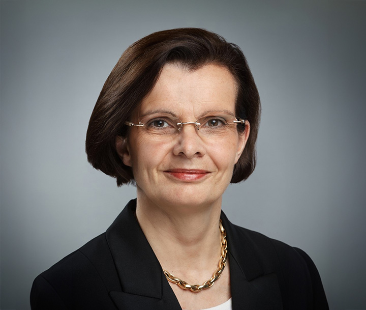 السيدة باسكال سوريس