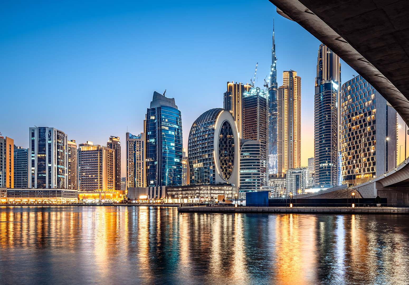 Bridging Dubai & Abu Dhabi: Toward a Global City