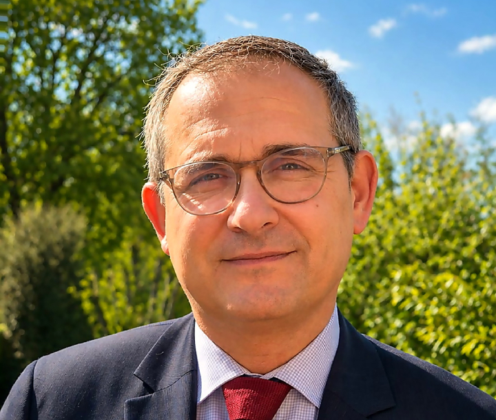 Prof. Tarik Meziane